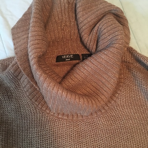 Verve ami Sweater size L worn once - Picture 2 of 3